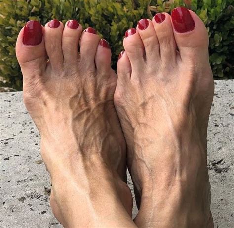 Free Mature Feet Porn Videos